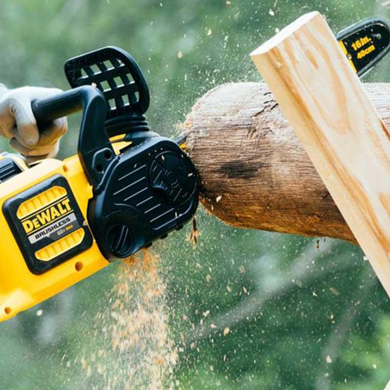 Gergaji Rantai (Chain Saw) 