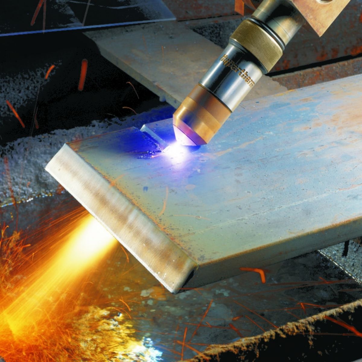 Apa Itu Pemotongan Plasma CNC?