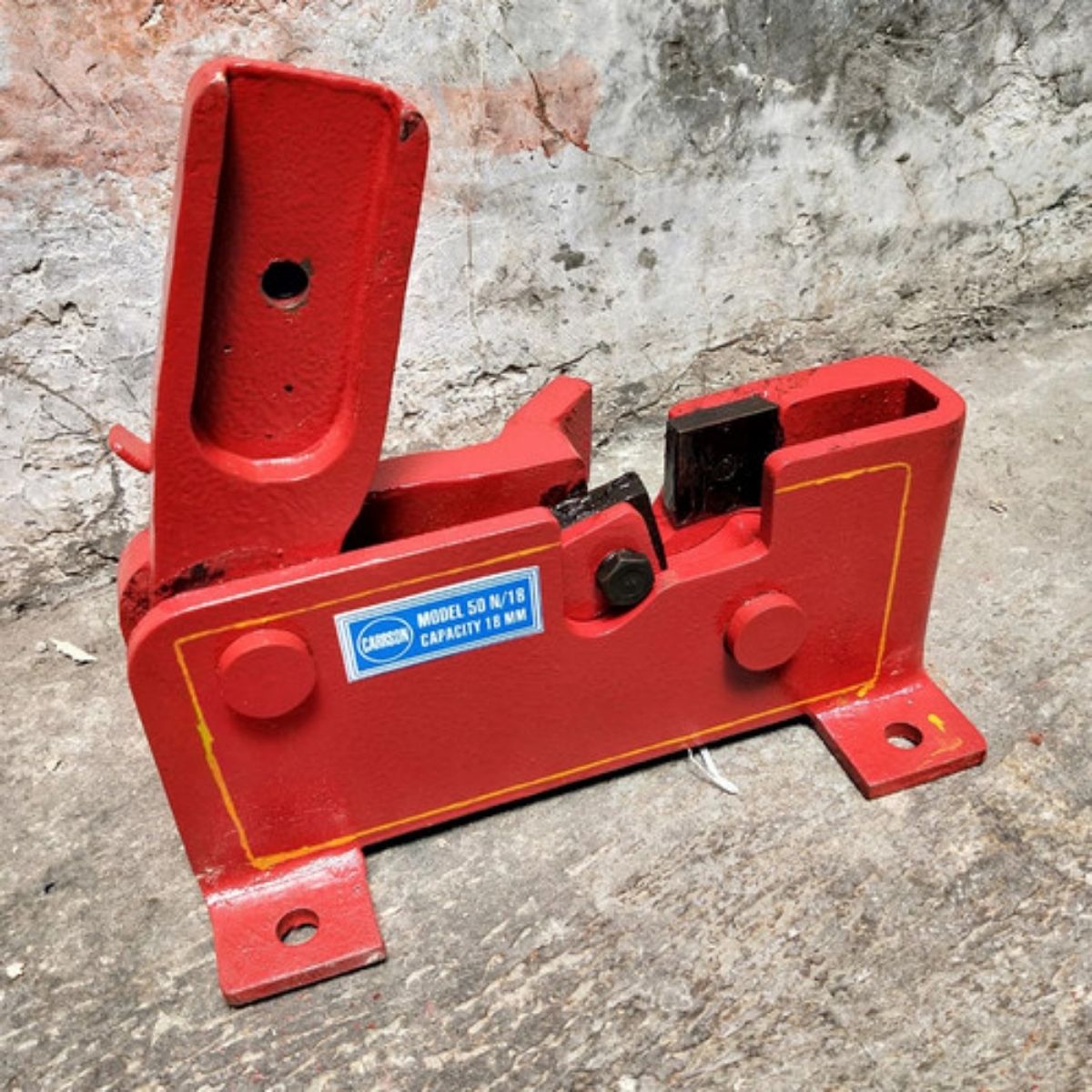 Mesin Pemotong Beton Manual