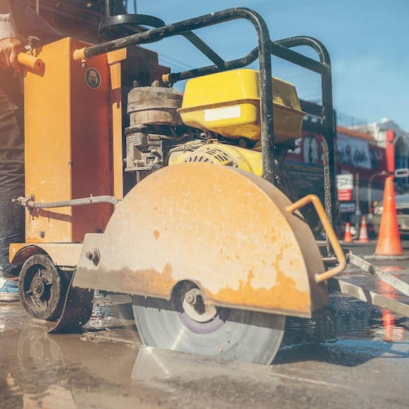 Tips Menggunakan Asphalt Cutter dengan Aman dan Efisien