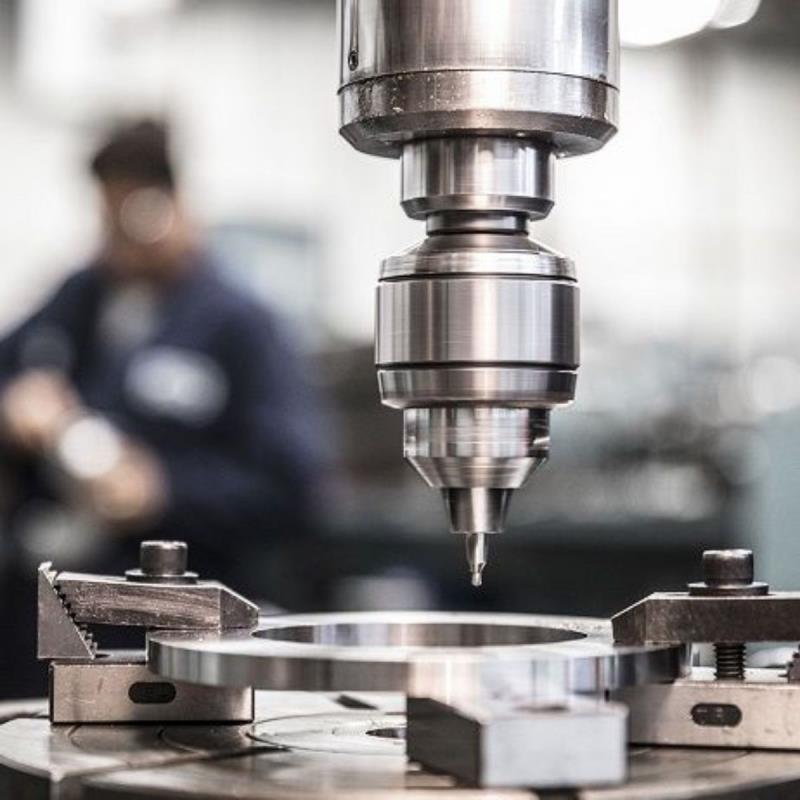 Dampak Penggunaan Mesin CNC terhadap Efisiensi Industri