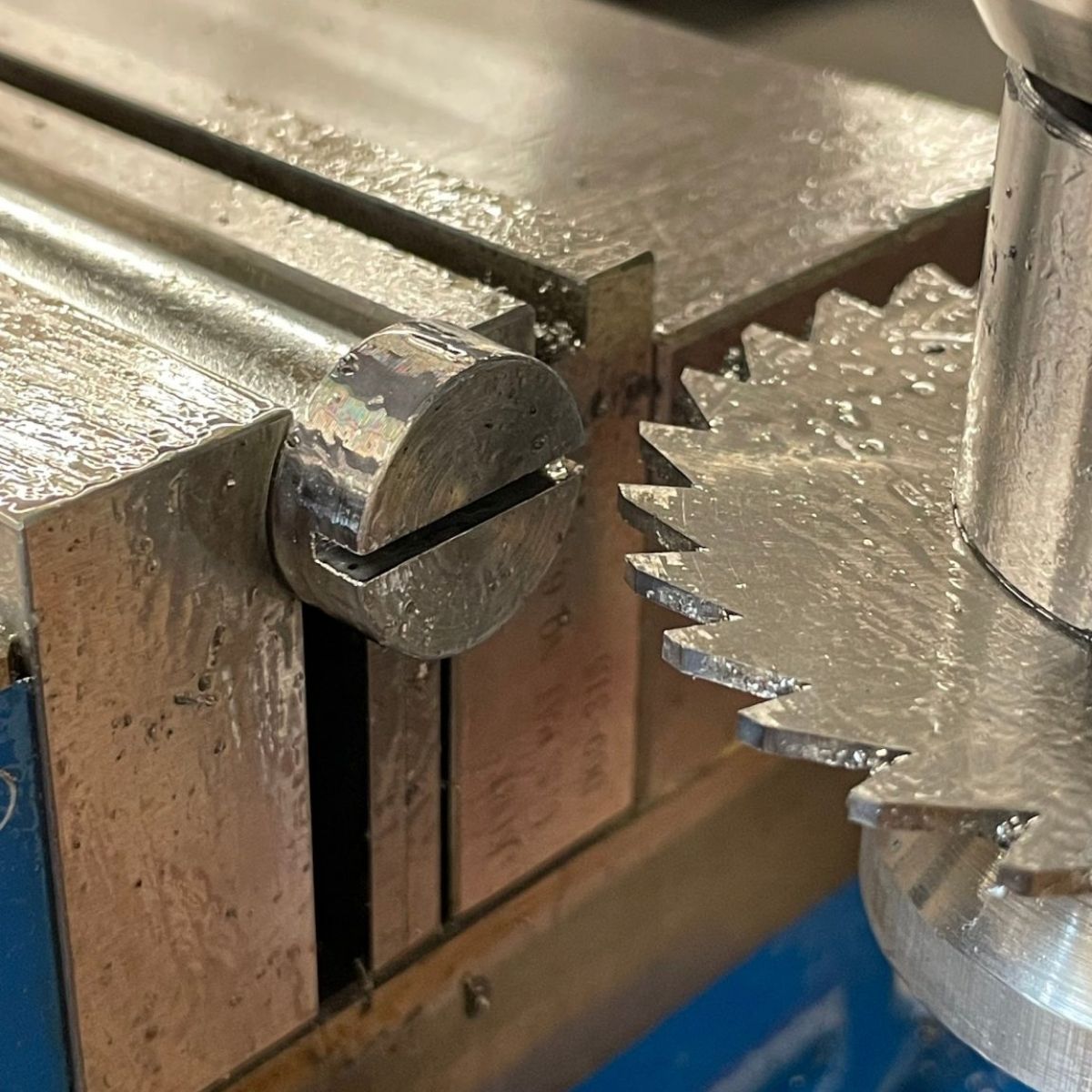 Tips Menggunakan Slitting Saw agar Hasil Maksimal